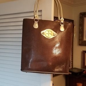 IMAN Tote